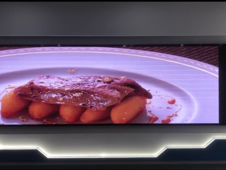 經(jīng)開室內(nèi)全彩P2.5安裝完成    尺寸：4.8×1.44   像素點(diǎn)：1920×576