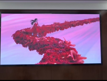 糧道街武漢中學室內(nèi)全彩P2.0安裝完畢   尺寸:4.16??2.08   像素點:2080??1040