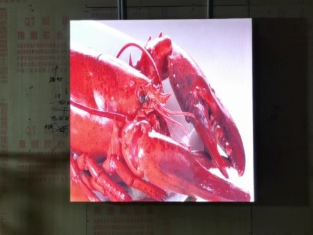 荊州沙市區(qū)荊州工業(yè)園室內(nèi)全彩P1.86  尺寸1.28x1.28m，像素點(diǎn)688x688